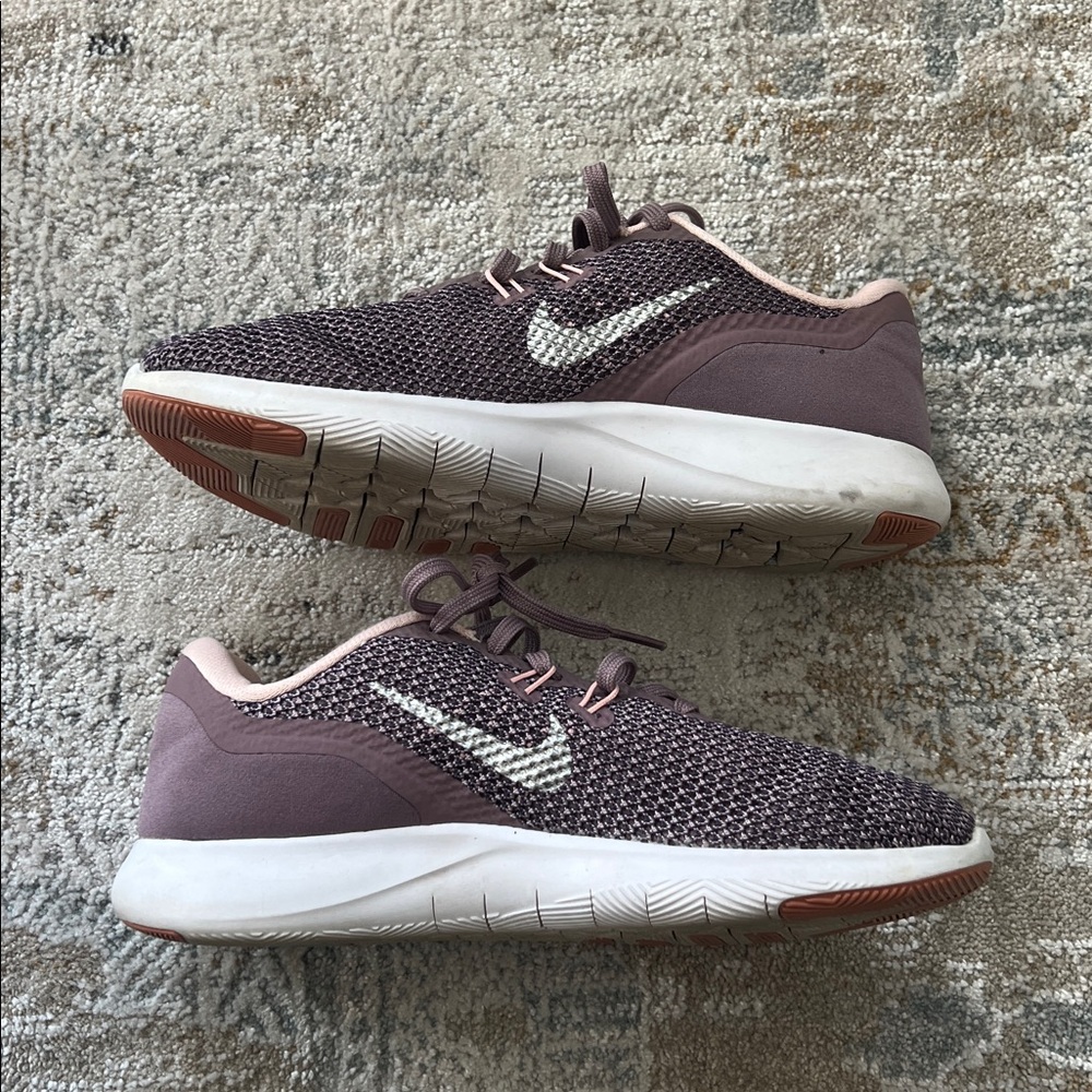 ‼️ Nike Mauve and Cream Sneakers ‼️